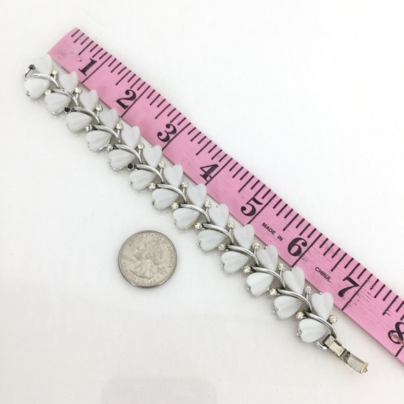 Vintage 1960 Signed Lisner Bracelet White Hearts Rhinestones Silver Tone Metal - Picture 12 of 14